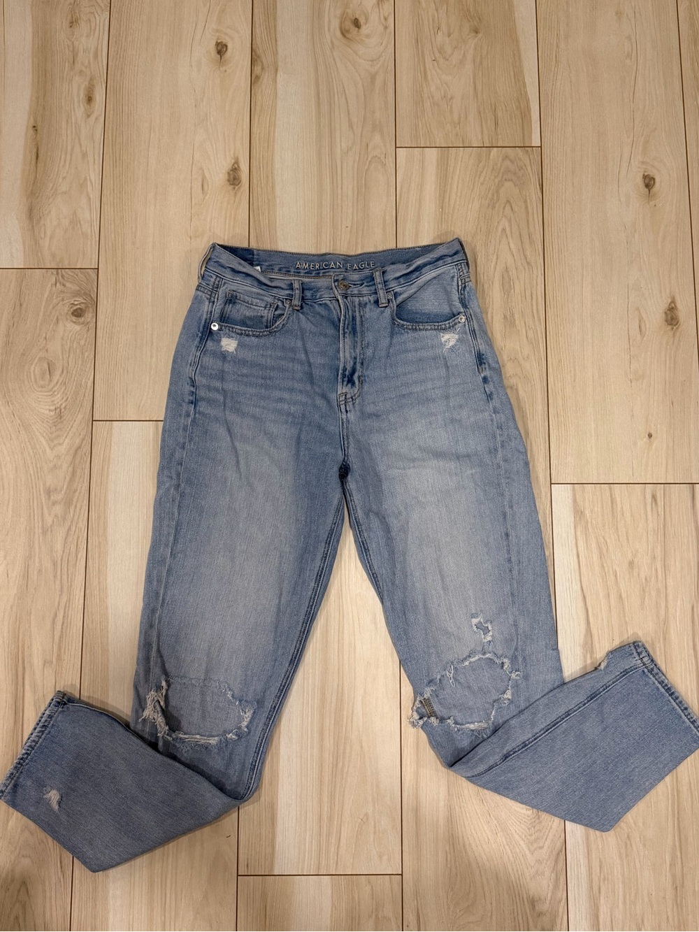 American Eagle Outfitters Light Wash Distressed Boyfriend Jeans